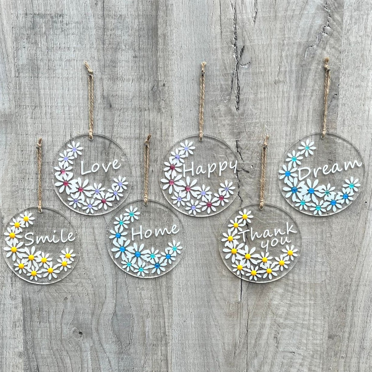 Set of 6 beautiful Daisy Hangings